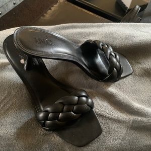 Black heeled sandal